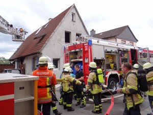 Reilingen - Feuerwehreinsatz - Brand im Dachstuhl Reilingen fernsehen TVüberregional