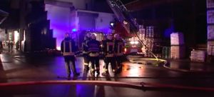 DIELHEIM KRAICHGAU - GETREIDEMÜHLE IN BRAND - TV Bericht, TVüberregional, Kraichgautv, kraichgau lokal, blauchlicht news, feuerwehr einsatz, brand bekämpfung