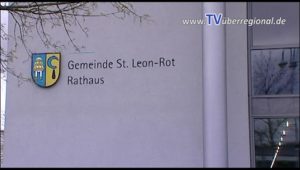 St.Leon-Rot im Rathaus: Bürgermeister Dr Eger und Bilderausstellung von Künstlerin Juana Reimers