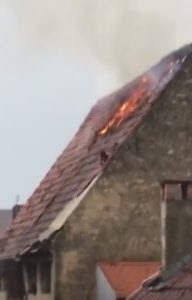 St. Leon - Brand einer Scheune nach einem Blitzeinschlag