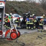 Neidenstein/Waibstadt: Zwei Schwerverletzte bei Frontalzusammenstoß; Fahrer eines roten Fahrzeuges gesucht