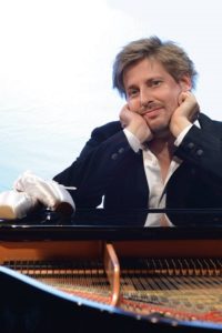 Daniel Helfrich im Palatin in Wiesloch: „Eigentlich bin ich ja Tänzer“ 20 - 22 Uhr, 10.11.2017, Lachmuskeln und Partylaune mit bringen.