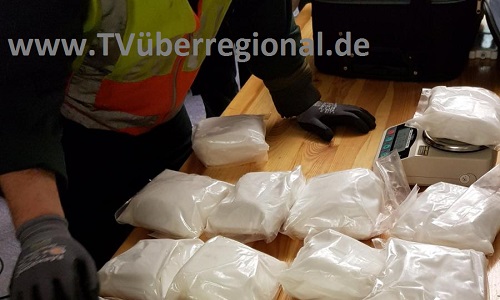 Amphetamin, Rauschgift, Zoll, Polizei, Razzia, TVüberregional, Blaulicht, 500 x 300 pixel haschisch