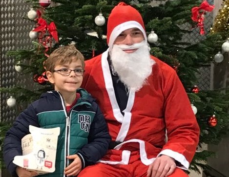 Rewe Reilingen, der Weihnachtsmann war im Rewe in Reilingen am 06.12. unterstützt durch: Faschingsfreunde Hoggene e.V. http://www.rewe-reilingen.tvueberregional.de