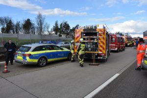 Dielheim: Brennender Lkw auf A6