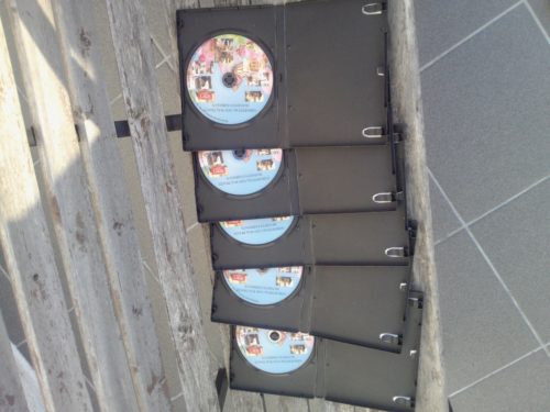 Wir retten Ihre ALTEN VHS Videokassetten, Videokassetten digitalisieren, VIDEOKASSETTEN überspielen Während der Überspielung schauen wir das alles schön überspielt wird. Wenn Sie als Kunde glücklich mit dem Ergebnis sind empfehlen Sie uns weiter. Alles was Sie uns im Vertrauen geben wird auch vertraulich und diskret behandelt. Telefon: 0160-99106420 Versandadresse: Am Rain 2,  69226 Nußloch