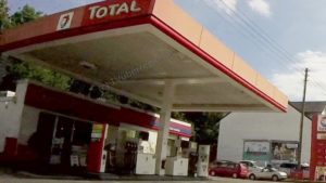Baiertal: Mit Axt bewaffneter Räuber überfällt Tankstelle