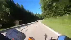 Grausam - eigenen Motorrad Unfall mit Dashcam gefilmt