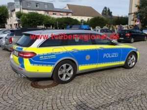 Mannheim - Neckarstadt: Auto überschlägt sich, Unfallverursacher nicht im Besitz einer Fahrerlaubnis