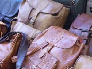 Handtaschen, Designer- Handtasche, Umhängetasche, Weekender-Tasche, Ledertaschen gesucht