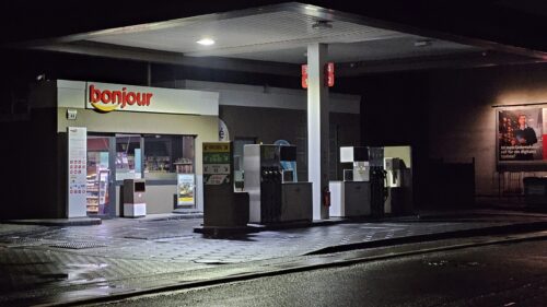 Wiesloch Baiertal Tankstelle 18.11.24 überfallen - Polizei sucht Zeugen