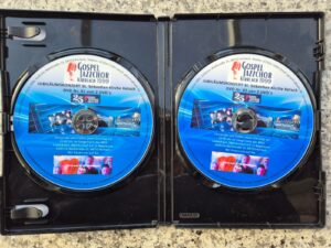 Zur Datenträger Auswahl bietet Ihnen der Gospel und Jazzchor Kirrlach:
- eine Doppel DVD inklusive einer Musik CD nur 40 Euro.