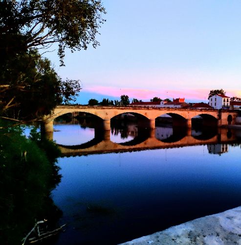 Reiseaufnahme aus BĂ©ziers im Languedoc, SĂŒdfrankreich