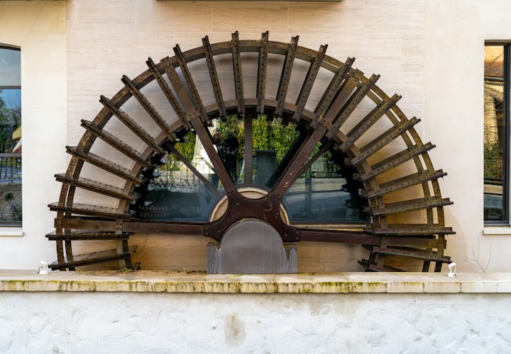 Historisches Wasserrad als Symbolbild zur Wittlicher Mühlenausstellung, keine Aufnahme der Ausstellung