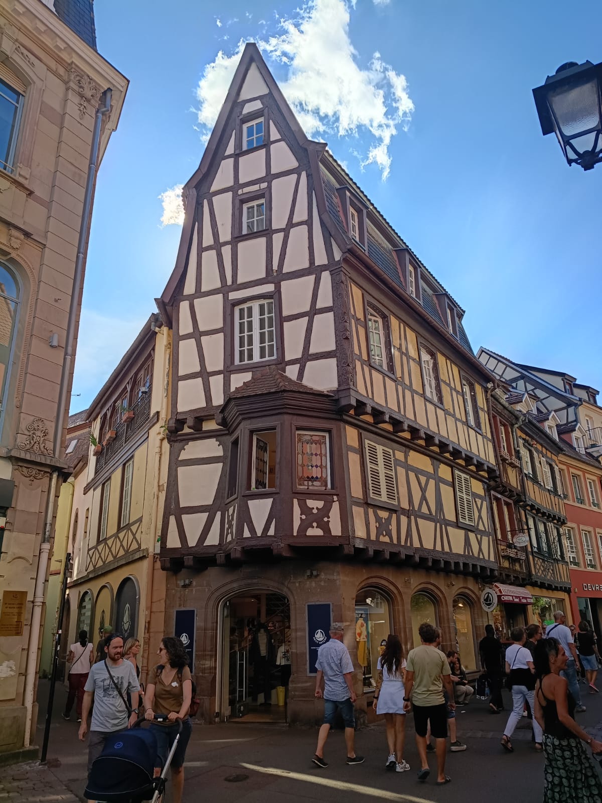 Historisches Fachwerkhaus in den Gassen Colmars, Colmar im Elsass. Foto von Thorsten Krings.