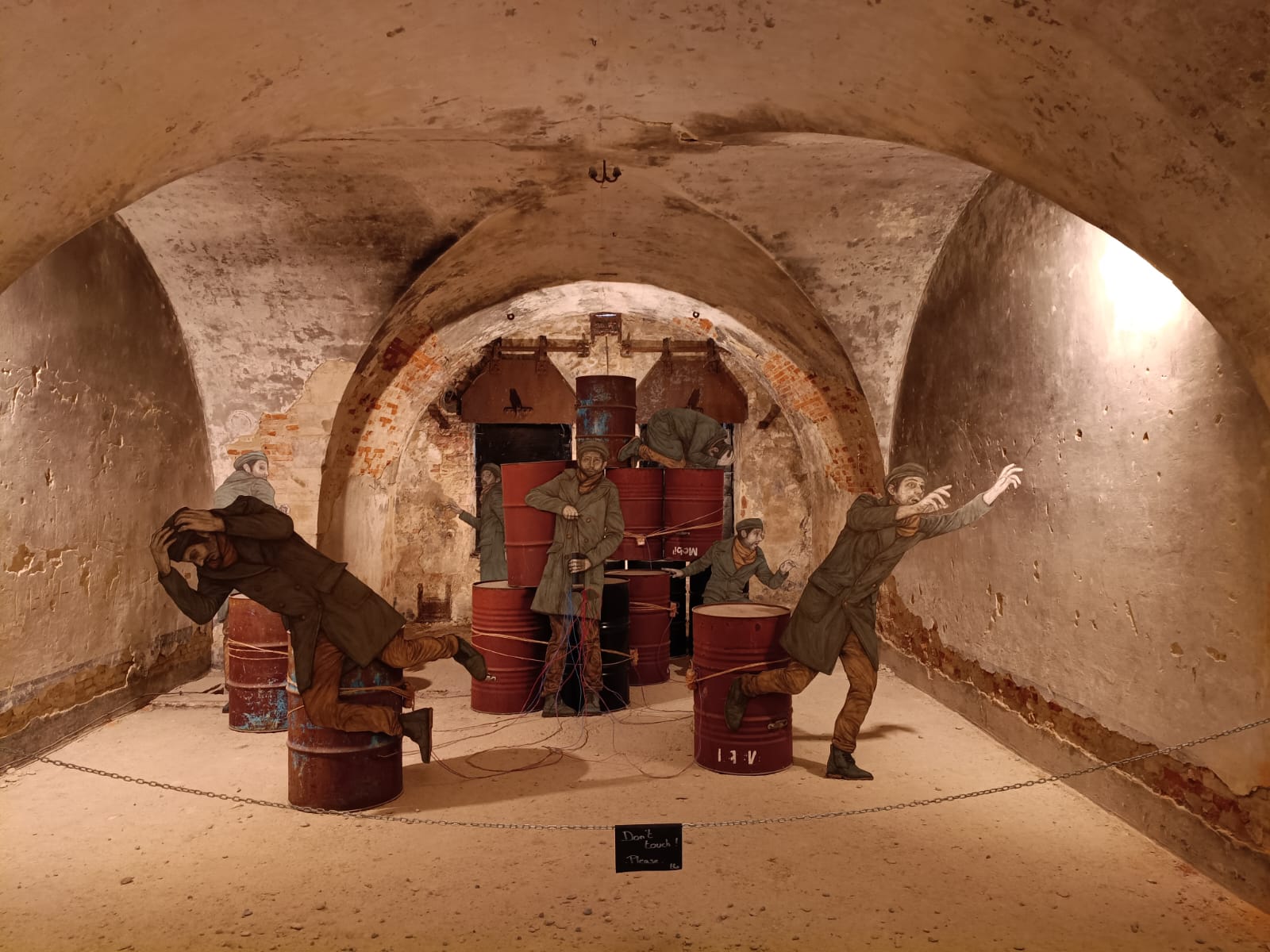 Kunstinstallation im Gewölberaum, Foto Thorsten Krings