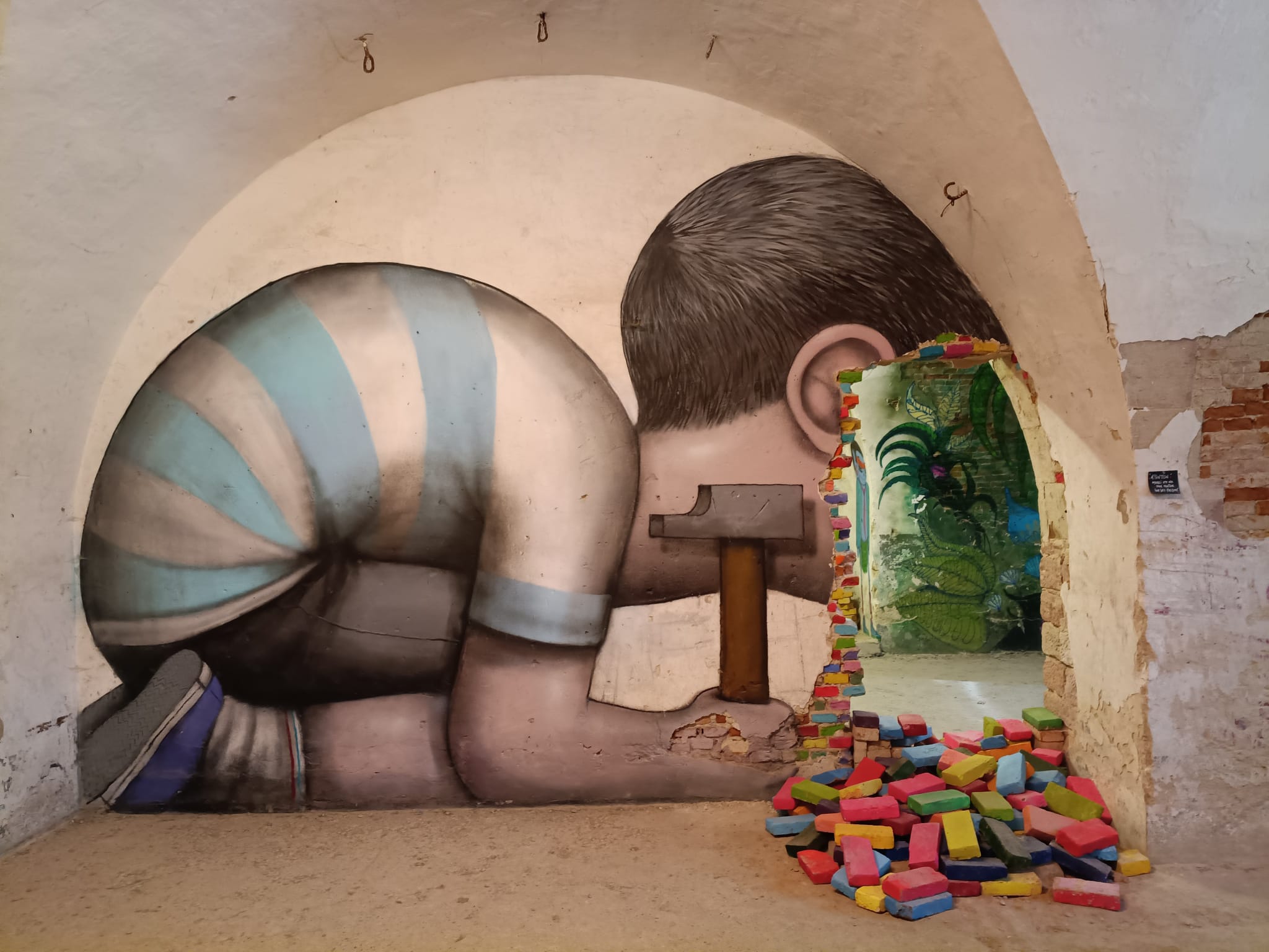 Ausgefallene großformatige Kunstinstallation, Foto Thorsten Krings