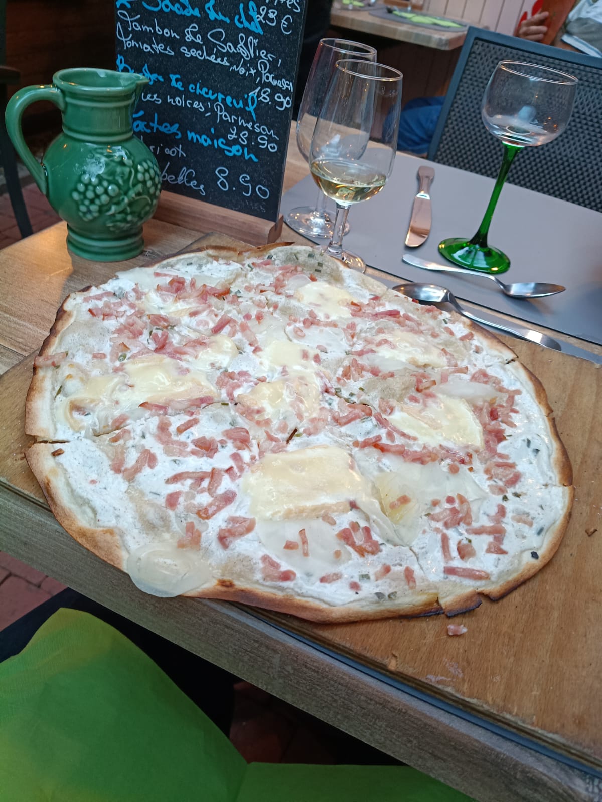 Elsässische Genussmomente: klassischer Flammkuchen, Foto Thorsten Krings