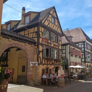 Turckheim – Fachwerkzauber, Stadttore und Nachtwächter im Elsass: ein Reisetipp für die ganze Familie